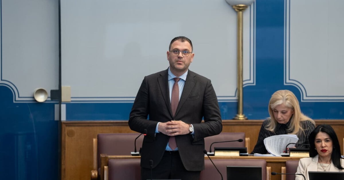 Fotografija uz vijest: Anđušić: Vlast u Podgorici pala dva puta, borba oko fotelja vodi ka katastrofi