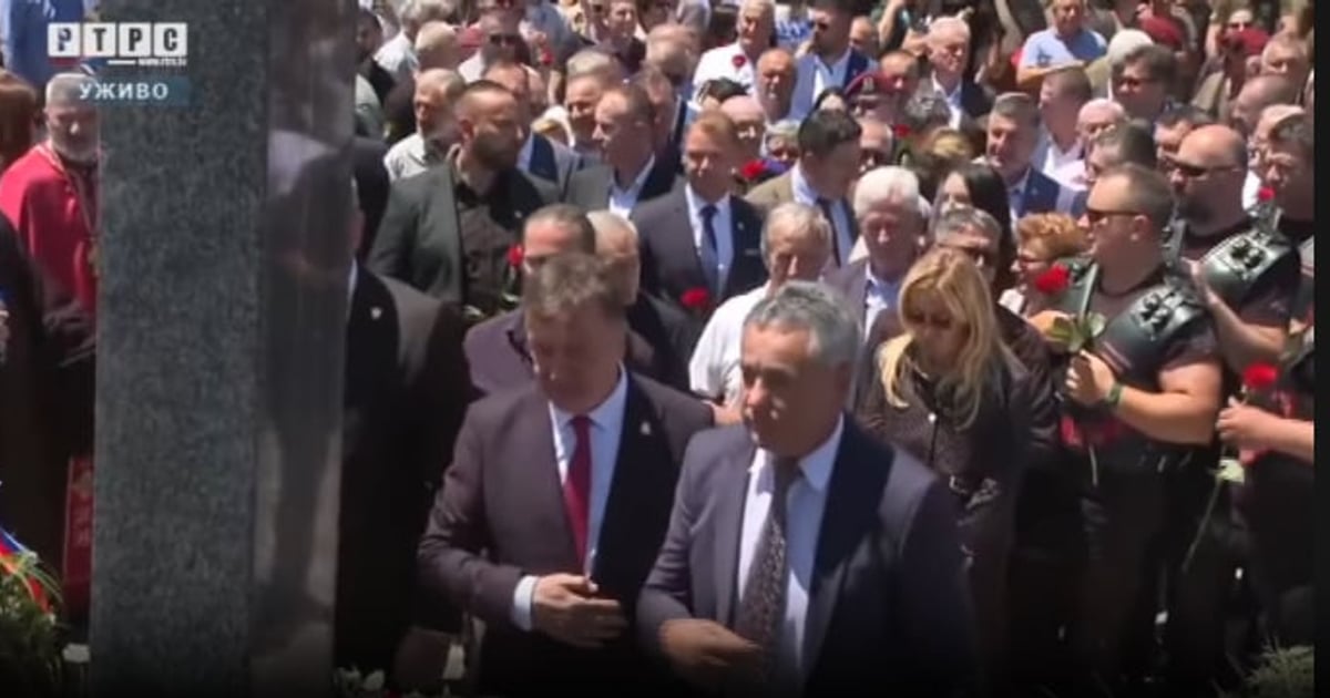 Fotografija uz vijest: Delegacija NSD prisustvovala parastosu stradalim Srbima u Bratuncu