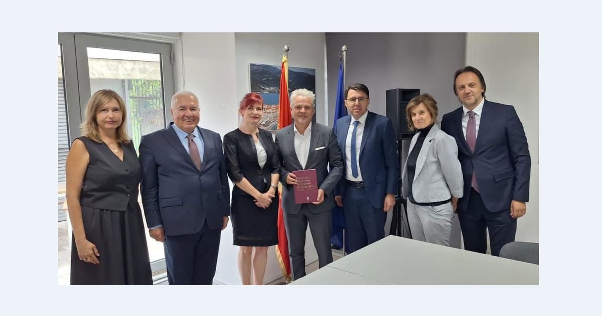 Fotografija uz vijest: Delegacija Udruženja pravnika razgovarala sa ambasadorom Satlerom o izmjenama Ustava