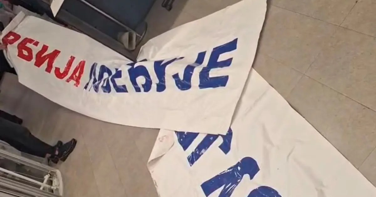 Fotografija uz vijest: Iz Vučićevog kabineta poručeno da se obrate nadležnim institucijama Crne Gore