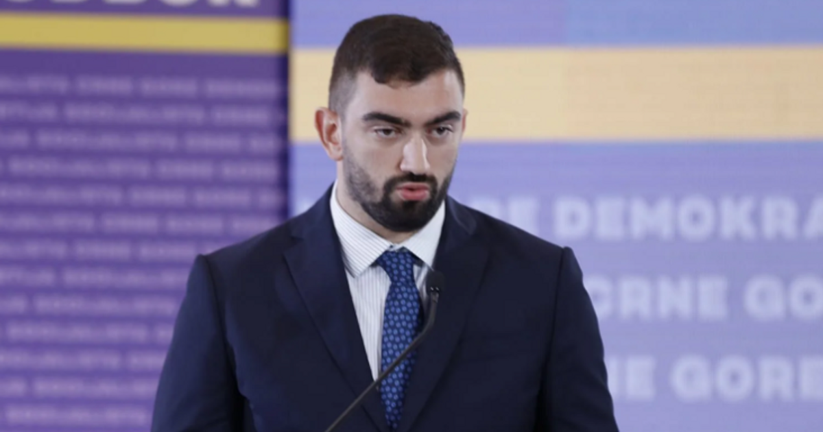 Fotografija uz vijest: Klikovac postavlja pitanja direktorici NB Radosav Ljumović o radu biblioteke