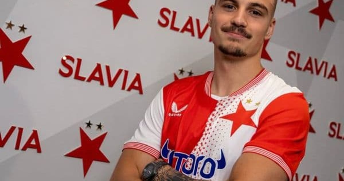 Fotografija uz vijest: Lazar Savović potpisao za Slaviju iz Praga