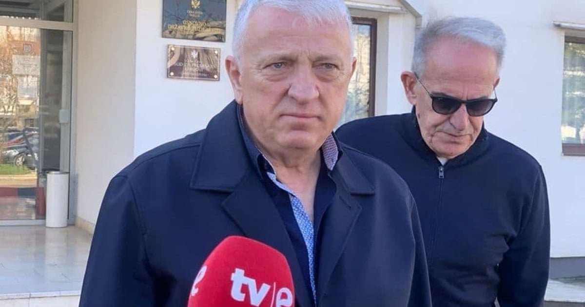 Fotografija uz vijest: Lazović: Na pretresu su mi fotografisali garderobu, što pokazuje nemoć policije i Tužilaštva