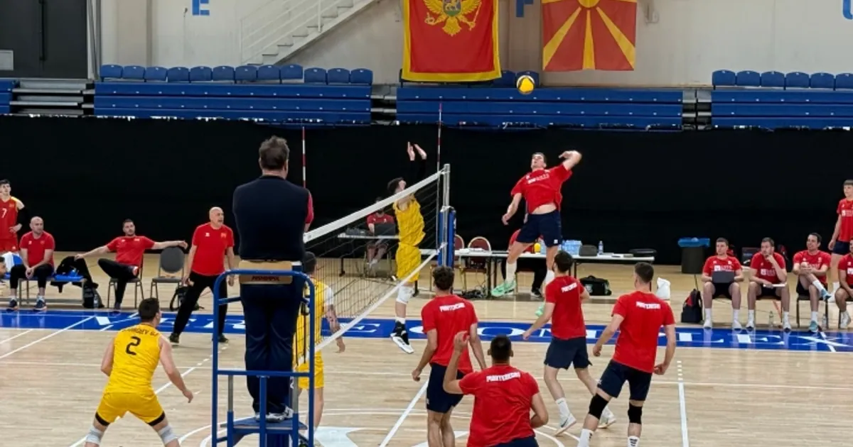Fotografija uz vijest: Muška odbojkaška reprezentacija Crne Gore odigrala trening meč sa Sjevernom Makedonijom