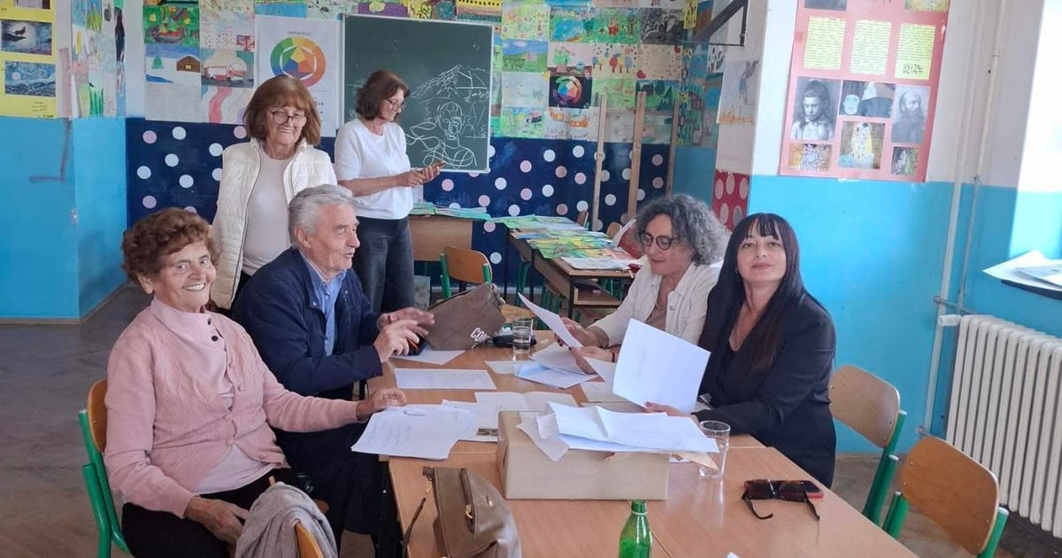 Fotografija uz vijest: Nagrađeni najbolji đaci na konkursu "Petrovdanski đački vijenac"