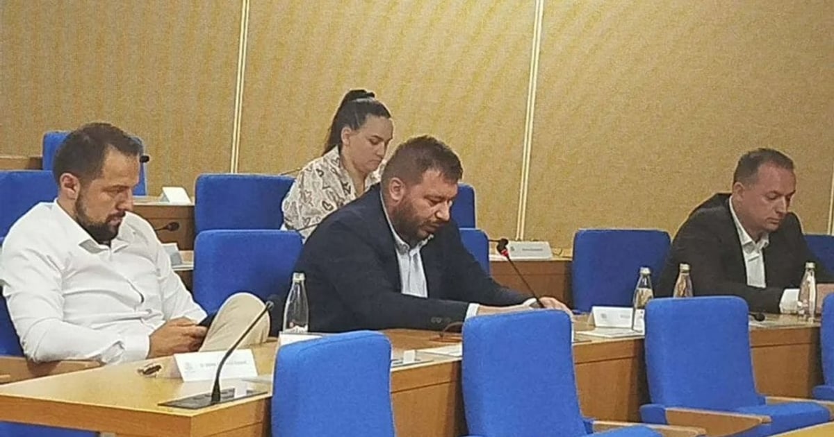 Fotografija uz vijest: Odbor za izbor i imenovanja utvrdio platu Srđanu Periću, lista za Savjet RTV "Podgorica" nije prošla