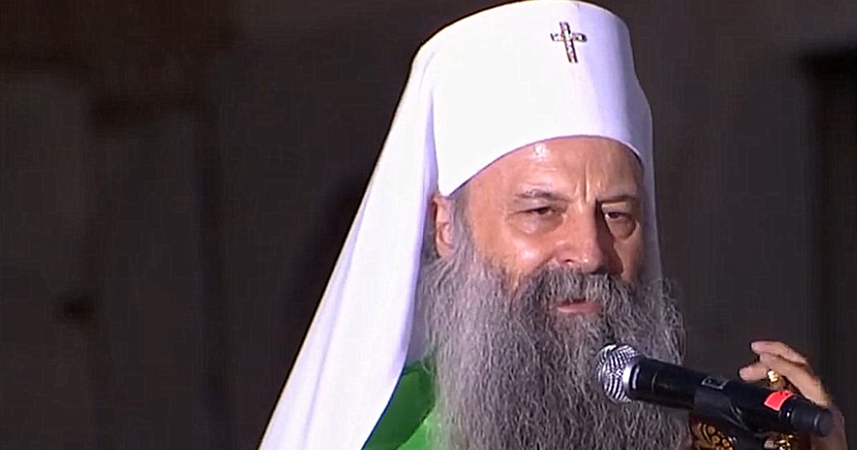 Fotografija uz vijest: Patrijarh Porfirije u suzama ispratio pojas Presvete Bogorodice iz Hrama Svetog Save