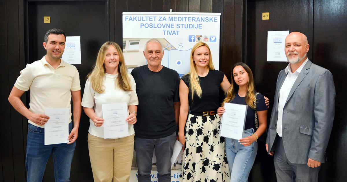 Fotografija uz vijest: PKCG: Uručena uvjerenja turističkim vodičima u Tivtu