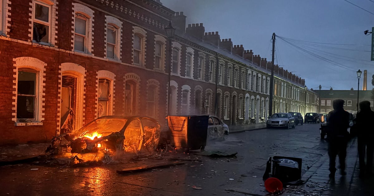 Fotografija uz vijest: Talas antiimigrantskog nasilja u Belfastu nakon napada nožem