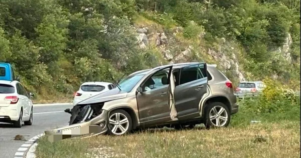 Fotografija uz vijest: Udes na putu Cetinje - Budva: Četiri povrijeđene osobe prevezene u bolnicu