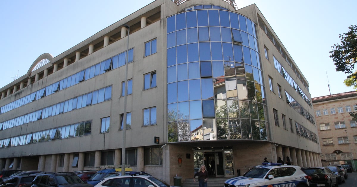 Fotografija uz vijest: Uhapšen osumnjičeni za podmetanje požara na vozilu člana porodice policijskog službenika