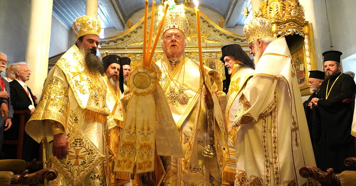 Fotografija uz vijest: Vartolomej pomenuo Epifanija na liturgiji sa patrijarsima Bugarske i Rumunije na Imbrosu