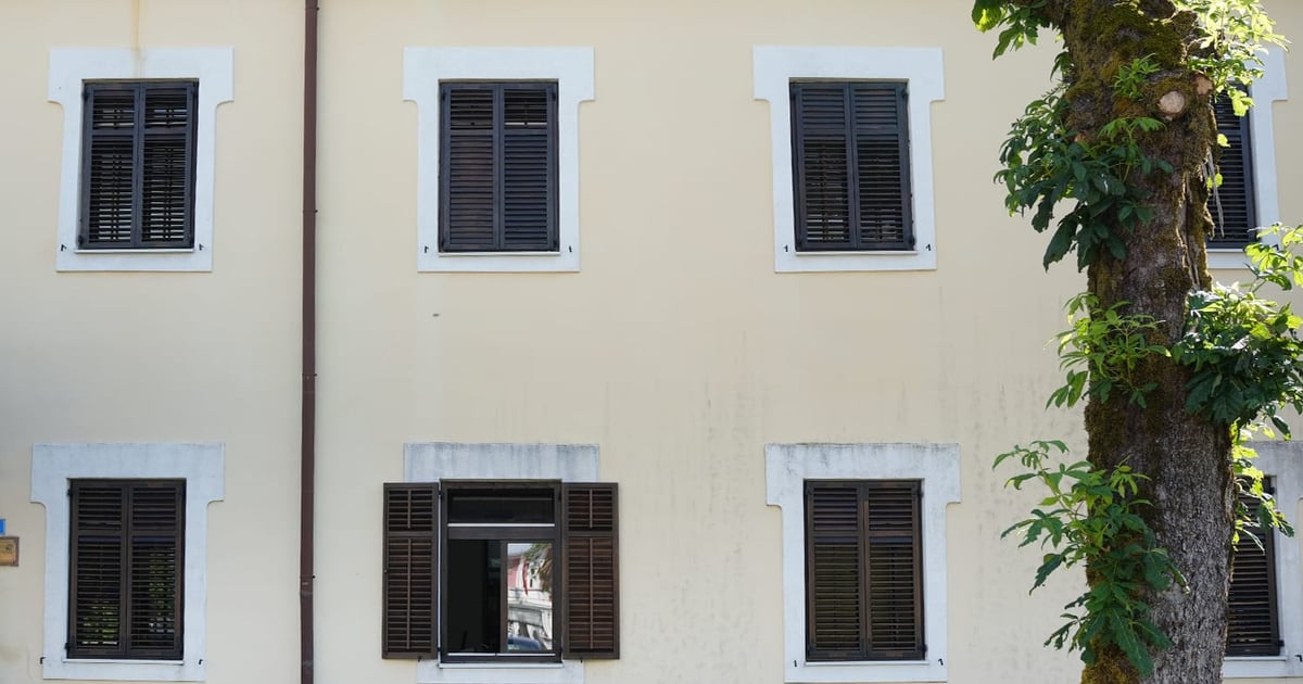 Fotografija uz vijest: Zamijenjena fasada na Domu učenika i studenata na Cetinju
