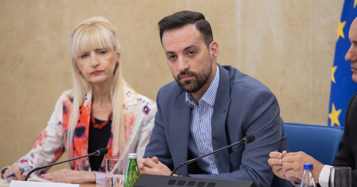 Fotografija uz vijest: Zirojević: Liči na pokušaj hibridnog djelovanja, crnogorske službe da istraže šta je bio cilj dolaska ekipe iz Beograda
