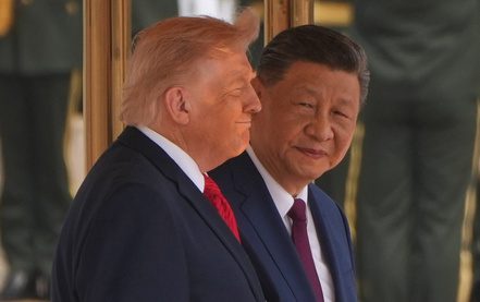 Fotografija uz vijest: Tramp završio posjetu Kini i napustio Peking nakon važnih sastanaka sa Sijem