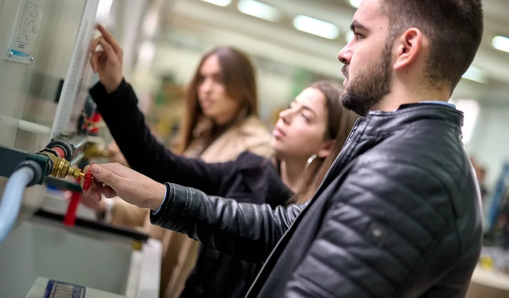 Fotografija uz vijest: Obrazovanje u sjeni lažnih diploma i korupcije u Crnoj Gori