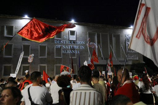 Fotografija uz vijest: Albanija: Sukob demonstranata i policije, uhapšeno šest osoba