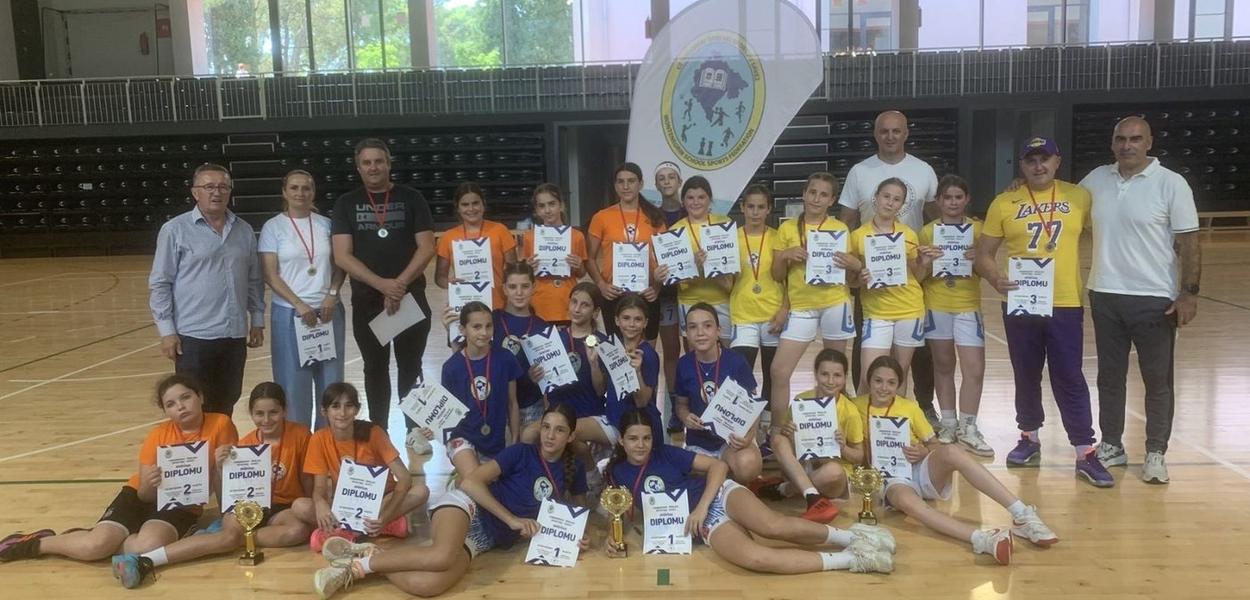 Fotografija uz vijest: Budvani i Podgoričanke prvaci na Državnom prvenstvu školskih sportskih igara u košarci