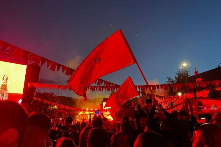 Fotografija uz vijest: Cetinje: Publika horski otpjevala "Goro moja" na koncertu Jadranke Barjaktarović