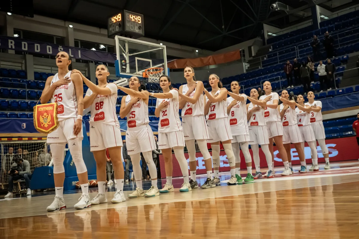 Fotografija uz vijest: Crnogorske košarkašice poražene od Slovenije u Mariboru