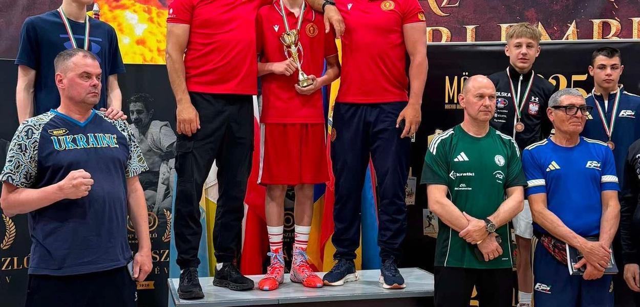 Fotografija uz vijest: Crnogorski bokseri osvojili šest medalja u Mađarskoj, tri zlatne
