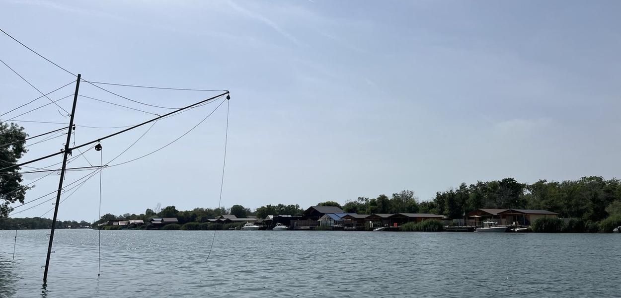 Fotografija uz vijest: Drama na obalama Bojane: Vlasnik se zaključao u kućici, drugi prijetio samozapaljenjem