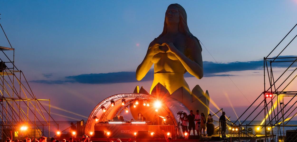 Fotografija uz vijest: EXIT to Montenegro otvorio festivalsko poglavlje na Velikoj plaži uz muziku od zalaska do izlaska sunca