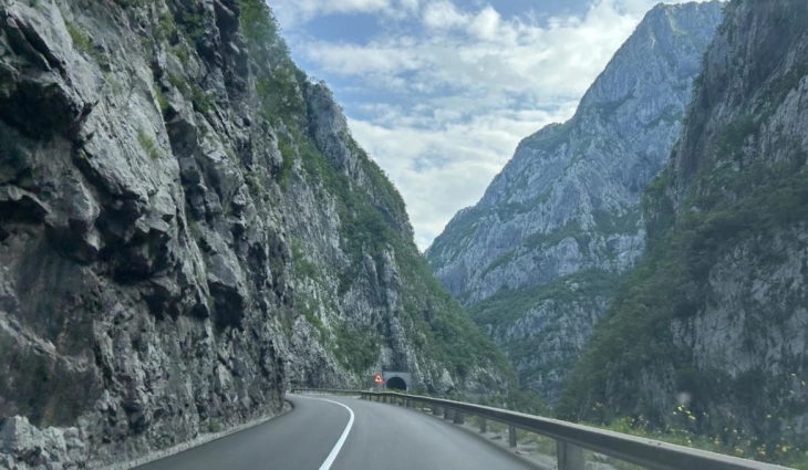 Fotografija uz vijest: I danas pojačana frekvencija vozila na putevima u Crnoj Gori