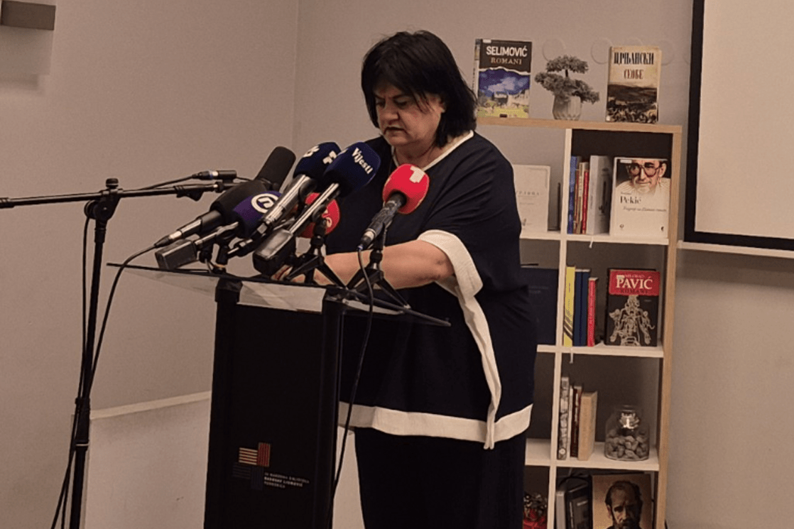 Fotografija uz vijest: Ilinčić: Zbirku poezije izdala privatno, bez autorskog honorara