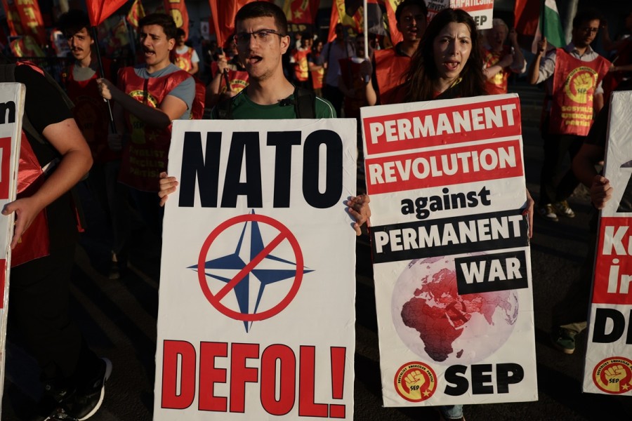 Fotografija uz vijest: Mirni protesti protiv NATO samita u Istanbulu, policija rastjerala okupljanje u Ankari