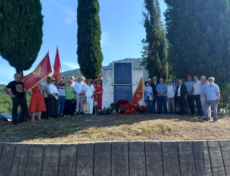 Fotografija uz vijest: Na Ravnom Lazu obilježena godišnjica odluke o podizanju Trinaestojulskog ustanka