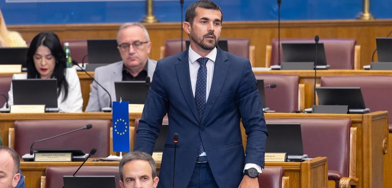 Fotografija uz vijest: Nenezić predložio izmjene zakona o slobodnim zonama za spas barskih luka i privrede