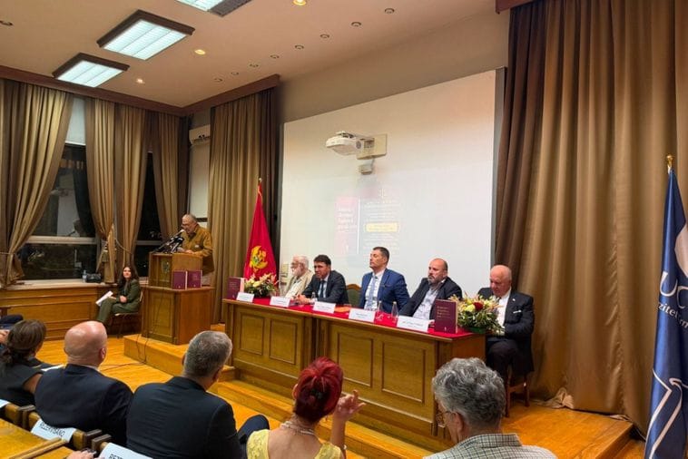 Fotografija uz vijest: Obilježen Dan Udruženja pravnika Crne Gore uz promociju knjige o Bogišićevim pravnim izrekama