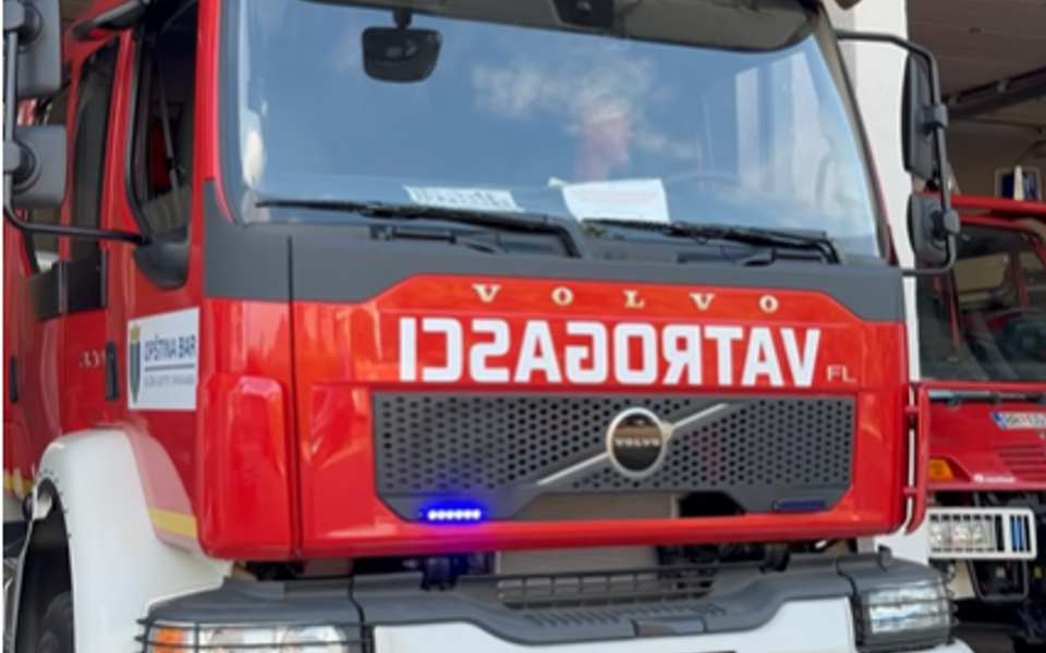 Fotografija uz vijest: Opština Bar dobila novo vatrogasno vozilo za požarnu sezonu