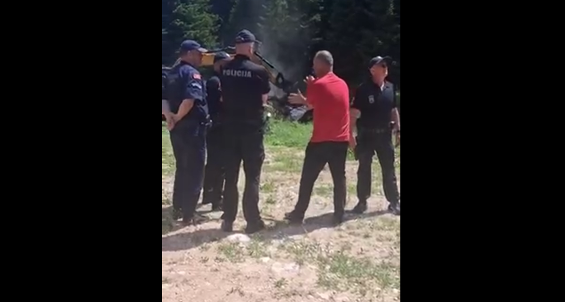 Fotografija uz vijest: Opština Žabljak počela uklanjanje nelegalnih štala sa opštinskog zemljišta