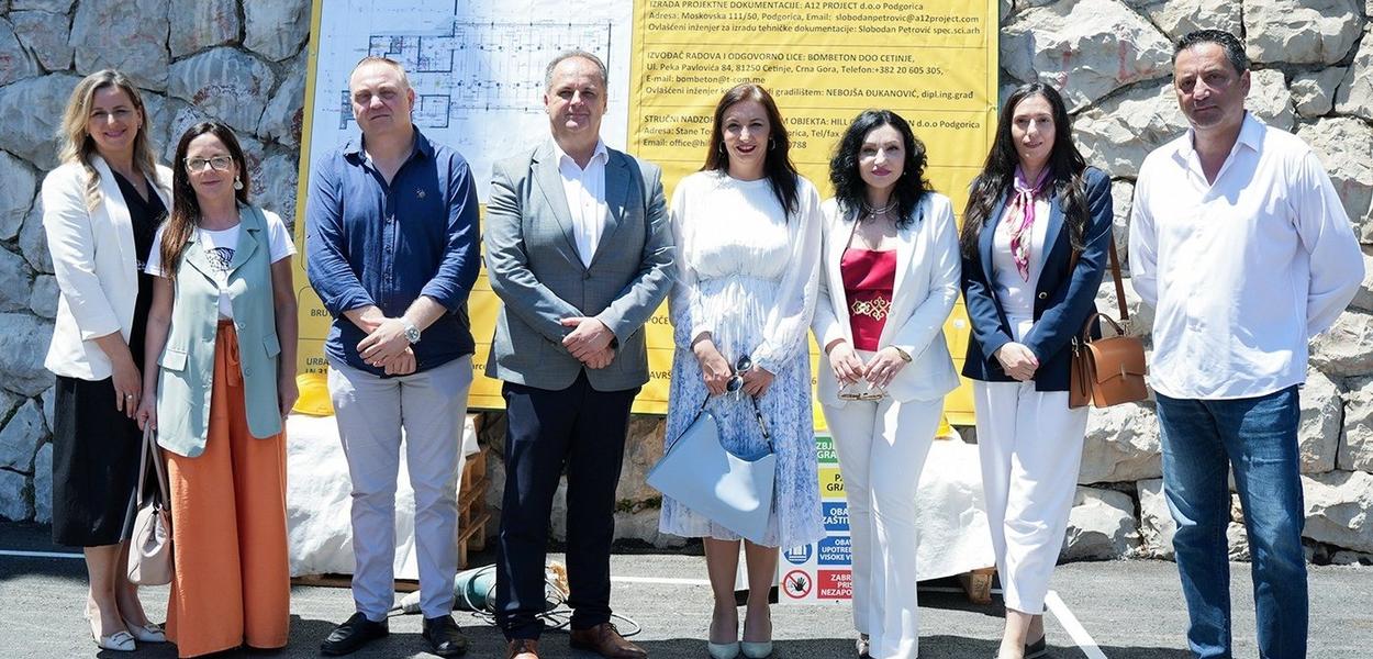 Fotografija uz vijest: Počela rekonstrukcija fiskulturne sale u OŠ „Boško Strugar“ u Ulcinju