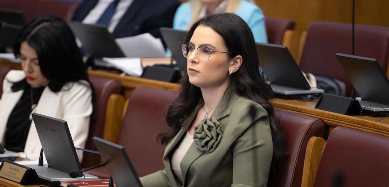 Fotografija uz vijest: Popović podržala Komnenića: Beogradski režim izjednačava istraživačko novinarstvo sa propagandom