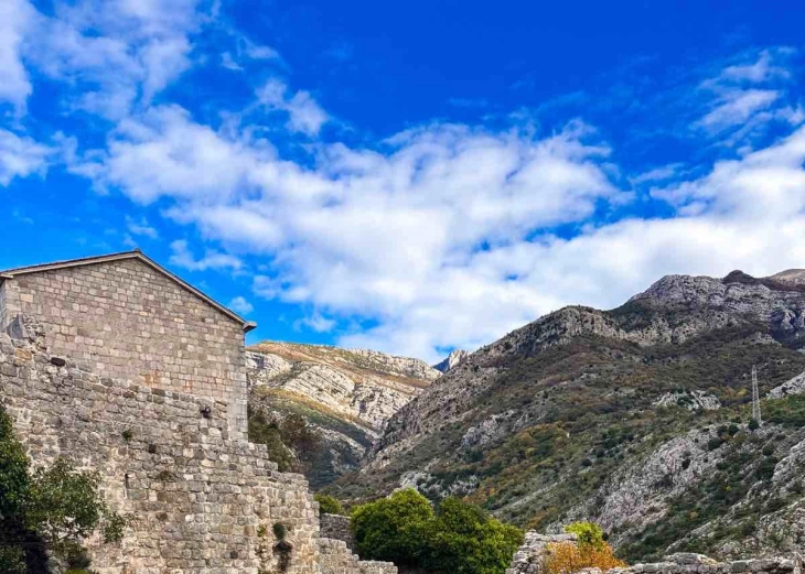 Fotografija uz vijest: Sjutra pretežno sunčano i toplo, poslijepodne moguća kratkotrajna kiša i grmljavina