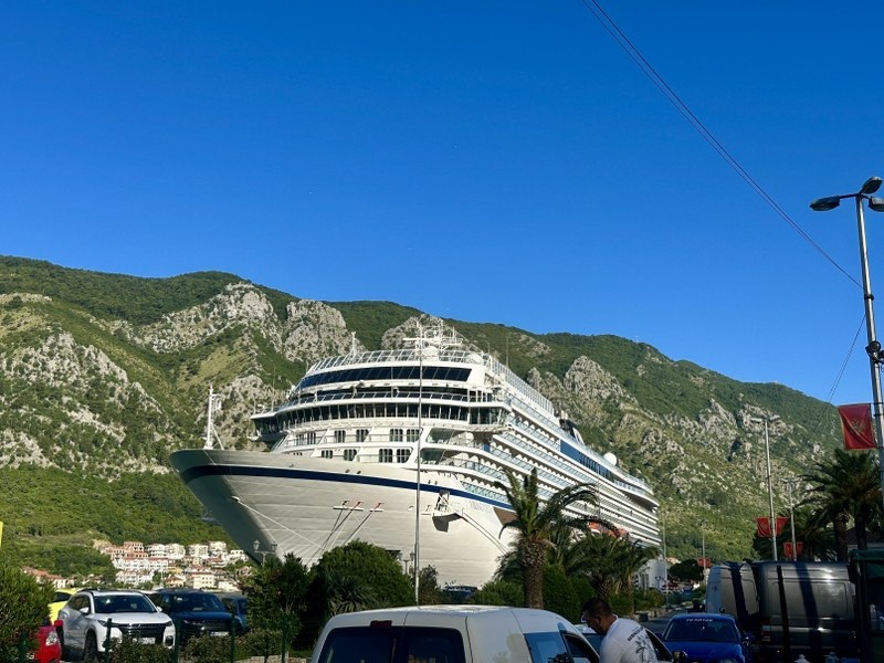 Fotografija uz vijest: U Kotoru danas pristaju Viking Vest i Seabourn Quest