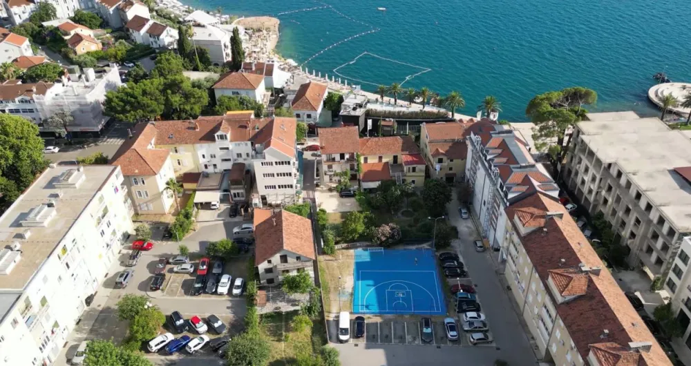 Fotografija uz vijest: U Tivtu obnovljeno pet sportskih terena uz ulaganje od 150.000 eura