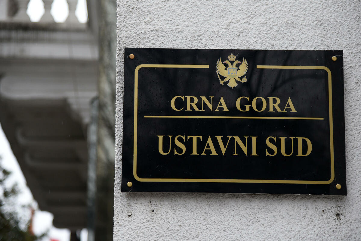 Fotografija uz vijest: Ustavni sud: Pacijent mora biti potpuno informisan o svim rizicima prije operacije