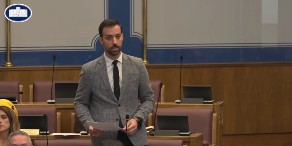 Fotografija uz vijest: Zirojević odgovorio Krapoviću: Peglaj pidžamu, logika ti nije jača strana