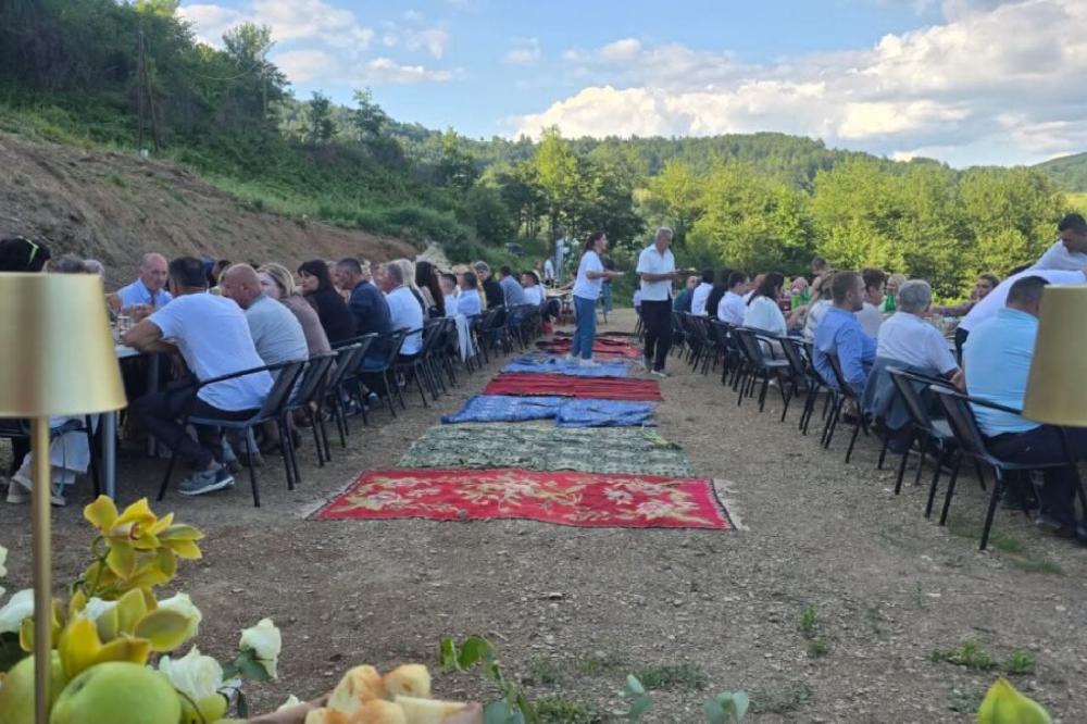 Fotografija uz vijest: Apel za podršku arheološkim istraživanjima na lokalitetu spaljene crkve u Žarima