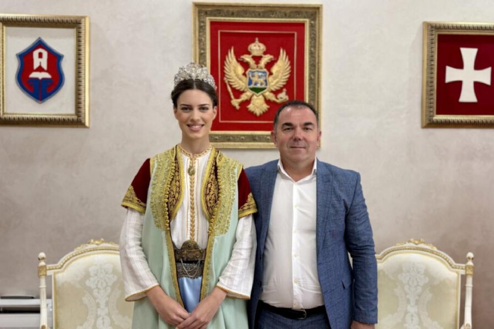 Fotografija uz vijest: Đurašković ugostio mis Crne Gore: Mašin uspjeh je priznanje za Cetinje
