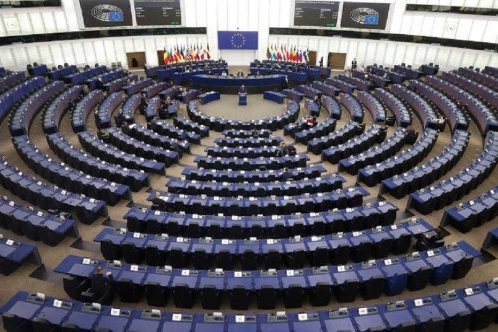 Fotografija uz vijest: EP usvojio stroža pravila za migrante sa širim ovlašćenjima za pritvaranje i deportaciju izvan EU
