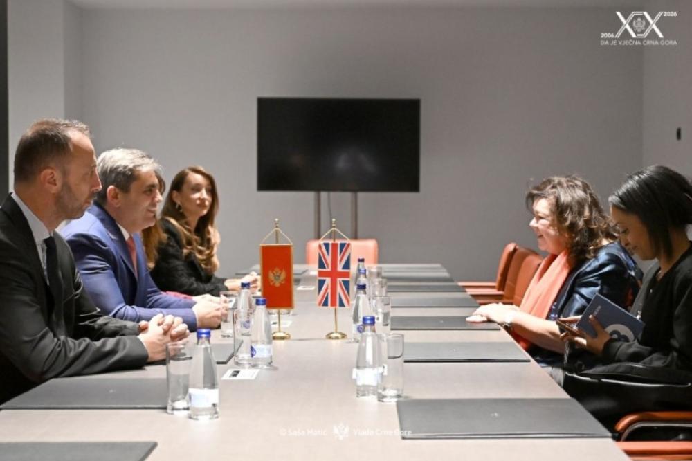 Fotografija uz vijest: Ibrahimović i Pirs: Dvije decenije nezavisnosti dodatno učvrstile odnose Crne Gore i UK