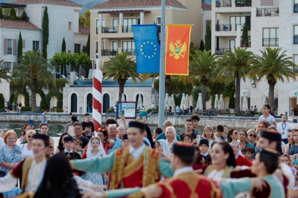 Fotografija uz vijest: Istraživanje WeBalkans: Građani Crne Gore najviše vjeruju EU, najmanje sudstvu