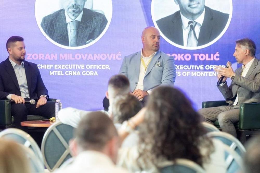 Fotografija uz vijest: Milovanović: Spremni smo za budućnost, Tolić: Očekujemo odluku Skupštine za razvoj aerodroma
