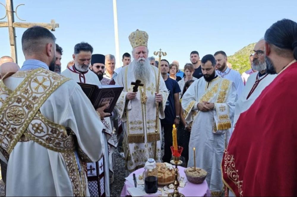 Fotografija uz vijest: Mitropolit Joanikije pozvao na obnovu Lovćenske kapele i govorio o Joanikiju Lipovcu