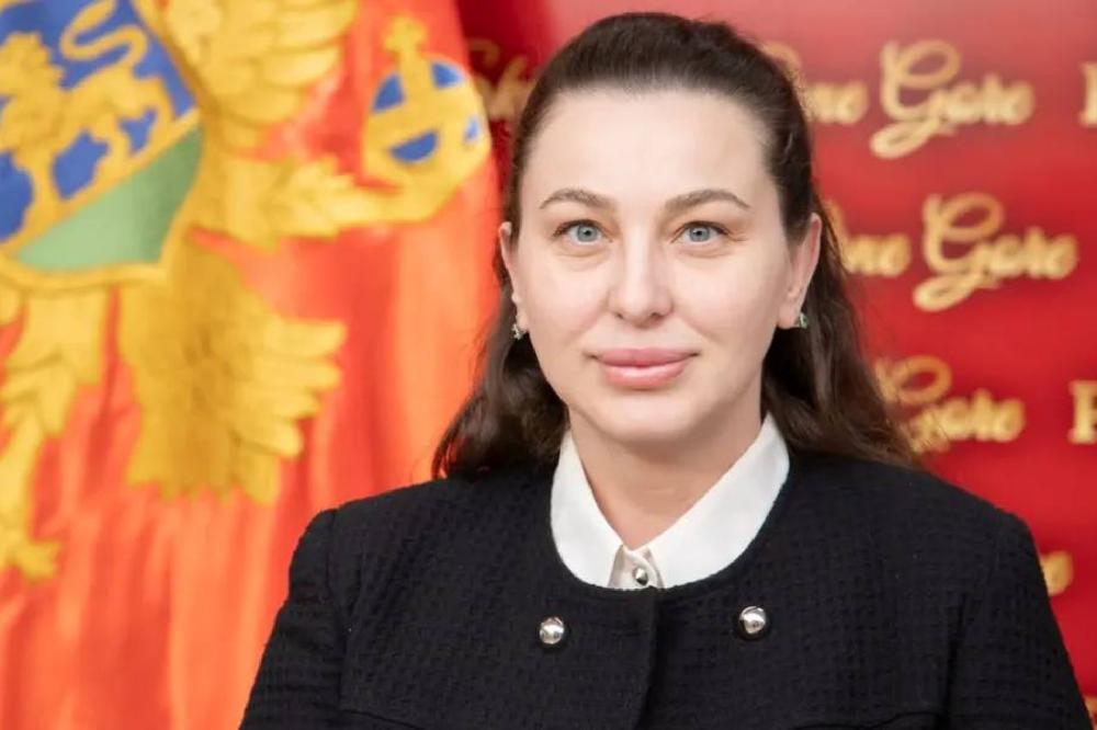 Fotografija uz vijest: Nađa Laković se izvinila zdravstvenim radnicima koji poštuju zakletvu